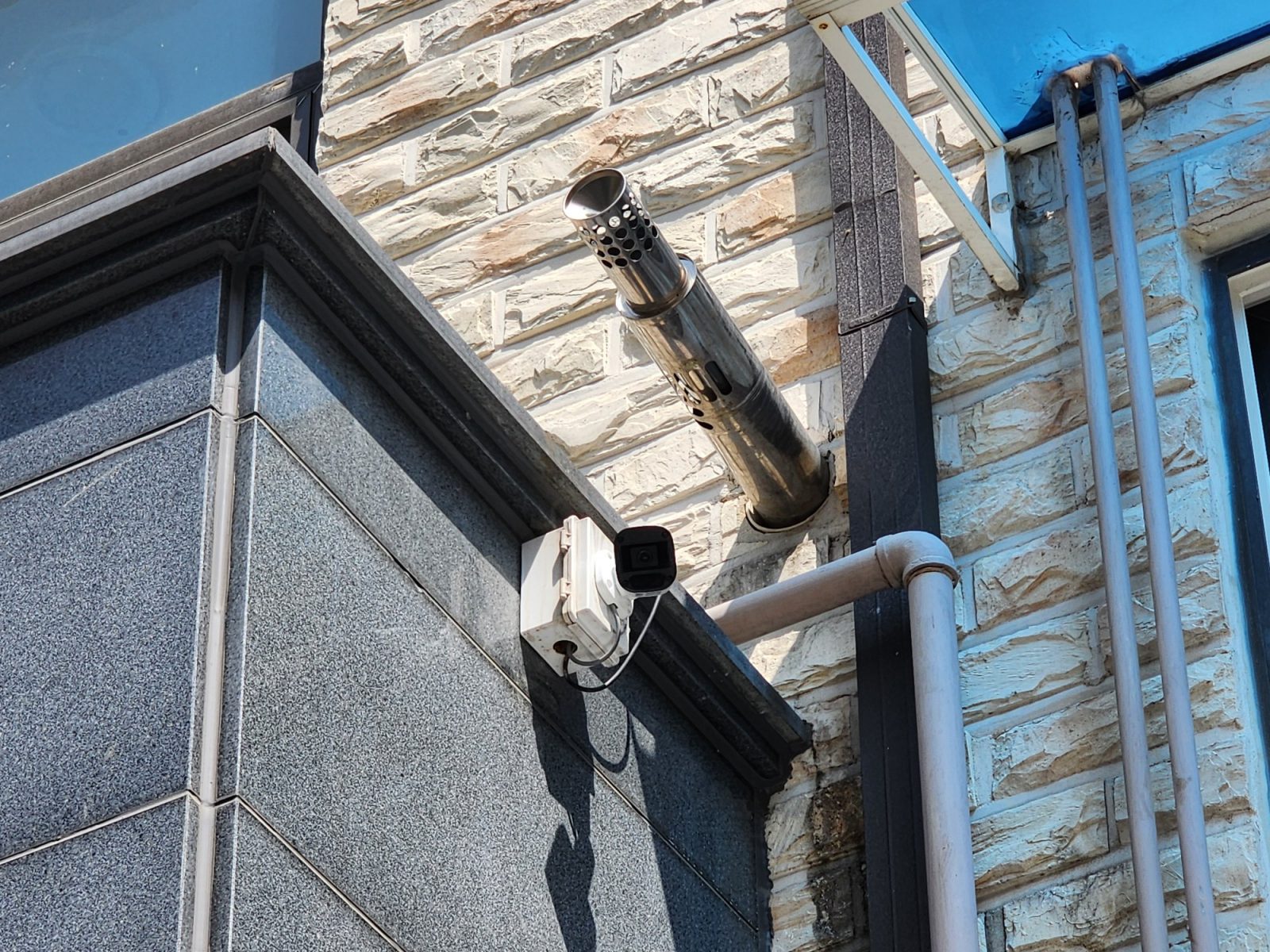 부산광역시 사하구 매장 CCTV 배선 작업 이미지